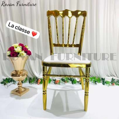 Chaise inox dorée image 4