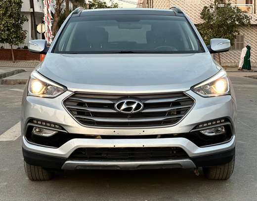 Hyundai Santafe 2017 image 1