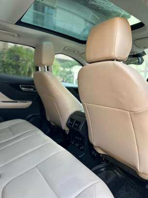 jaguar f-pace image 9