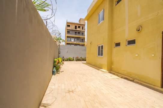 Villas F5 a vendre aux Almdies 2 image 6