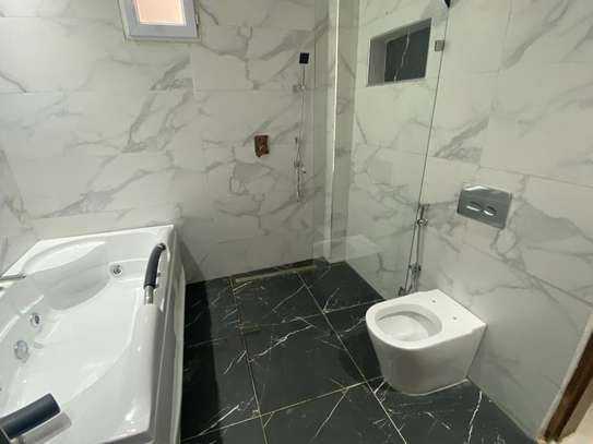 F6 en Triplex corniche Ouakam image 2