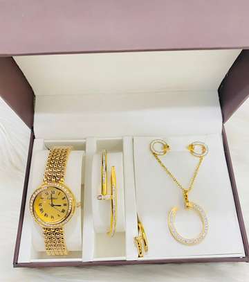 Coffret plaqué montre,bracelet,bague,chaine,boucle d'oreille image 4