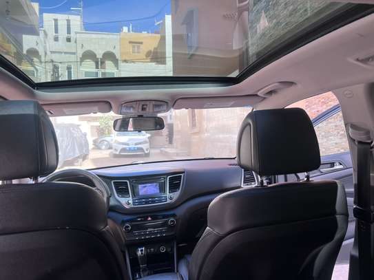 Hyundai Tucson Limited image 9