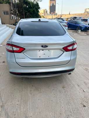 Ford fusion image 3