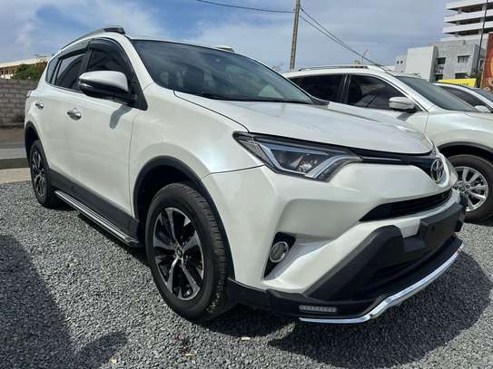 Toyota RAV4 2018 image 3