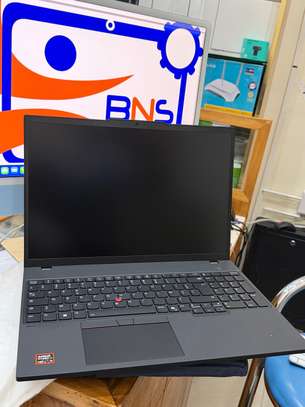 Le LENOVO THINKPAD P16S Ryzen 7 Gen4 (AMD) image 3