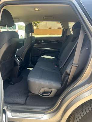 Kia Sorento image 6
