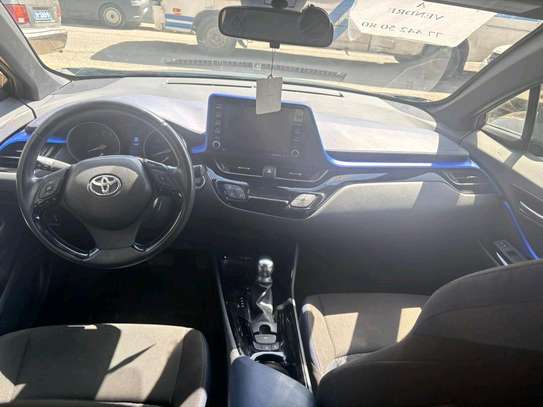 TOYOTA C-HR image 10
