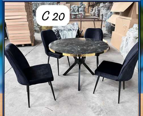 TABLE A MANGER VIP ROND C10 C20 C40 image 2