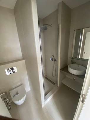 Appartement F4 à louer au Point E image 4