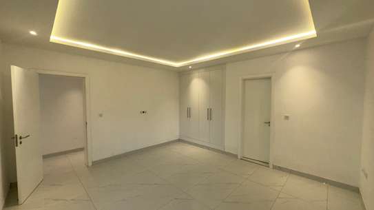 Appartements 4 chambres salon aux Almadies vers King Fahd image 8