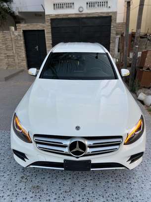 Maercedes GLC 300 image 2