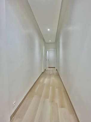 Appartement F4 de 200 m2 à louer au Point E image 9