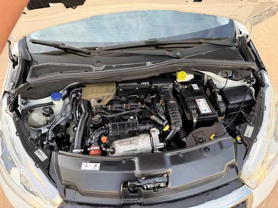 Peugeot 208 Gt image 8