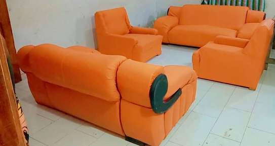 Canape 7 places  à bon état dispo image 4