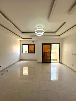 Appartement de type F3 à louer au mamelle cité mbackiou Faye image 5