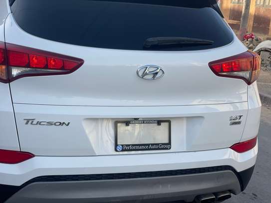 Hunday Tucson Anne 2017 full image 14