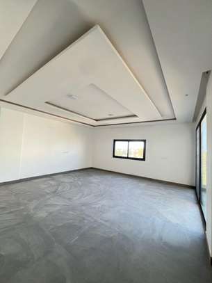Appartement F4 à louer au Point E image 7