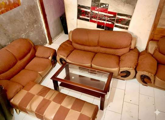 Canape 7 places + 1 tape à bon état image 2