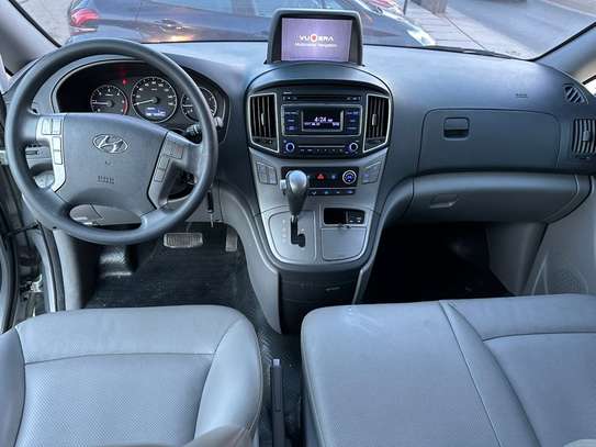 Hyundai Starex 12 places Deluxe image 5