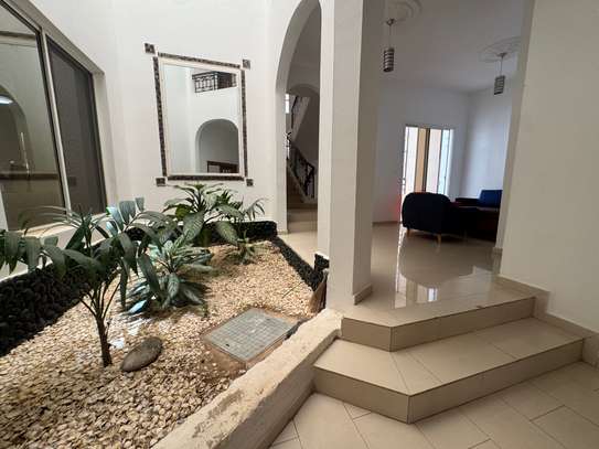 Villa à vendre aux Almadie Ngor derrière Philippe Moris image 12