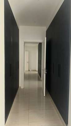 F4 moderne Route king Fahd Almadies image 4