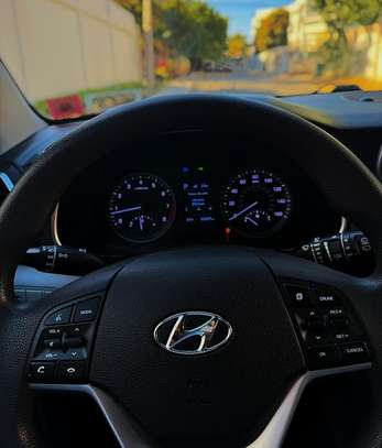 Hyundai Tucson SEL image 5