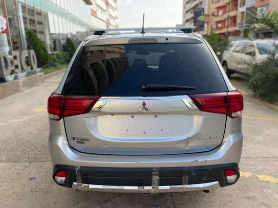 MITSUBISHI RVR image 2