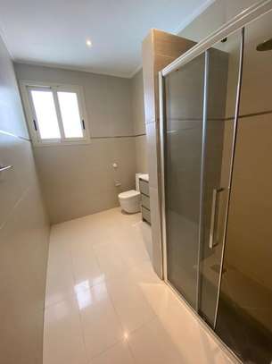 À vendre corniche Ouakan F4 vue mer 3 chambres image 11