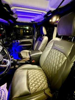 Jeep wrangler Sahara Blackhawk image 7