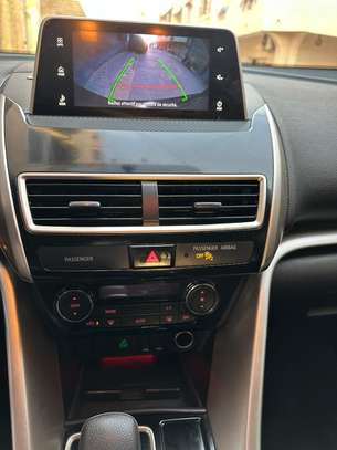 MITSUBISHI ECLIPSE 2019 image 9