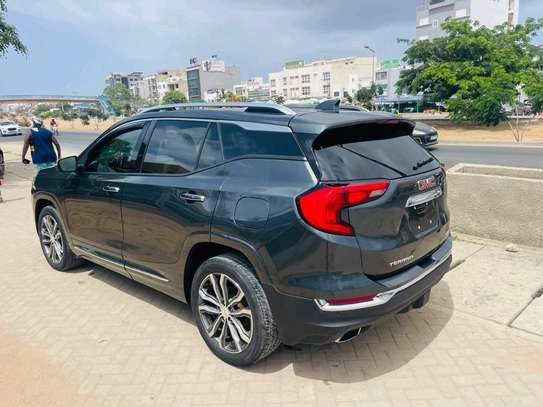 GMC Terrain Denali image 8