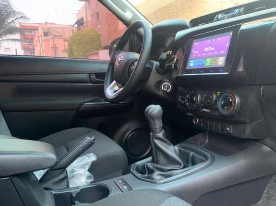 Toyota Hilux 0kM image 3