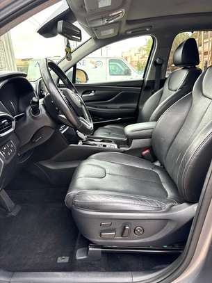 Hyundai Santa Fe Luxury image 8