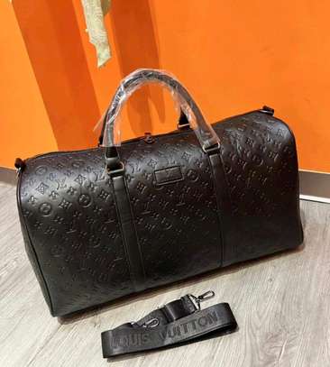 Sac de voyage Louis Vuitton en cuir noir à dakar image 2