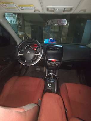 Location voiture SUV Mitsubishi RVR avec chauffeur image 3
