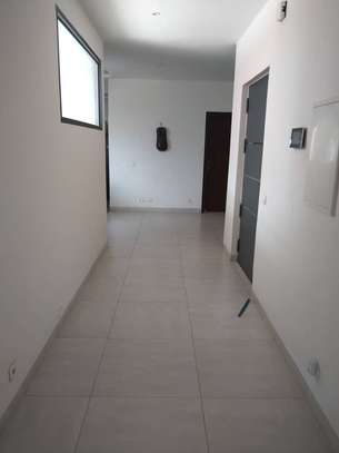 APPARTEMENT F4 ALMADIES RECASEMENT image 6