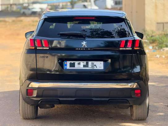 Peugeot 308 Berline Compacte Noir Style et Performance image 13