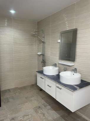 APPARTEMENT image 7