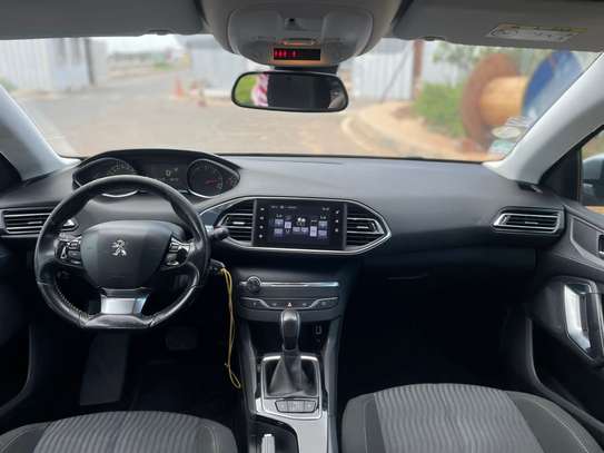 Peugeot 308 2016 image 4