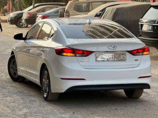 Hyundai avante image 6