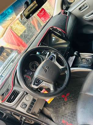 Mitsubishi L200 2018 image 9
