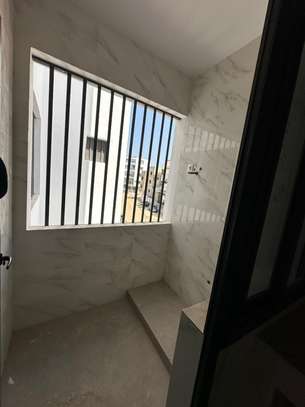 Appartement neuf en cours de finition à Yoff image 5