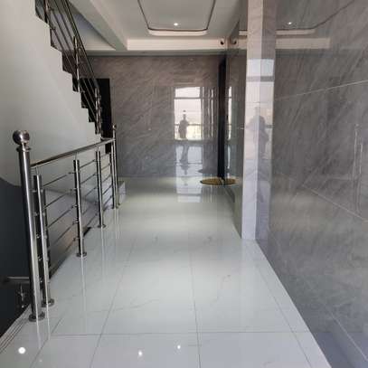 DUPLEX A VENDRE FACE A LA BAIE DE SOUMBEDIOUNE A DAKAR image 9