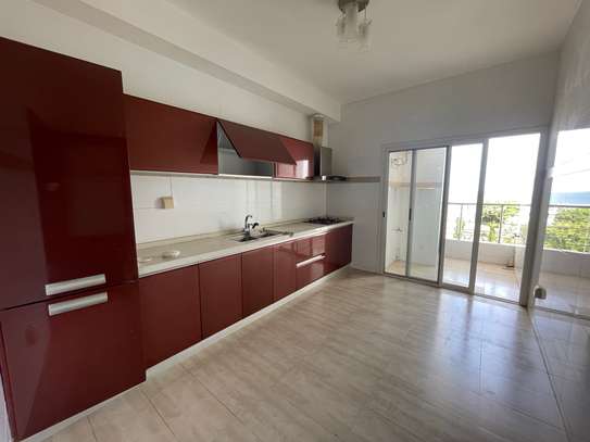 Appartement f4 aux Almadies image 6