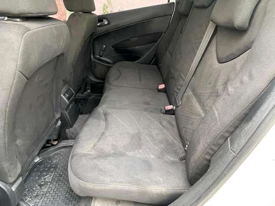 Peugeot 308 image 2