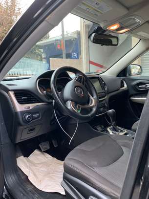 Jeep Cherokee image 11