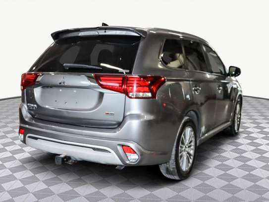 Mitsubishi Outlander PHEV 2020 image 6
