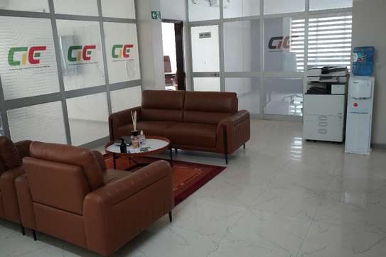 Bureau à louer à  Cite Keur Gorgui image 3