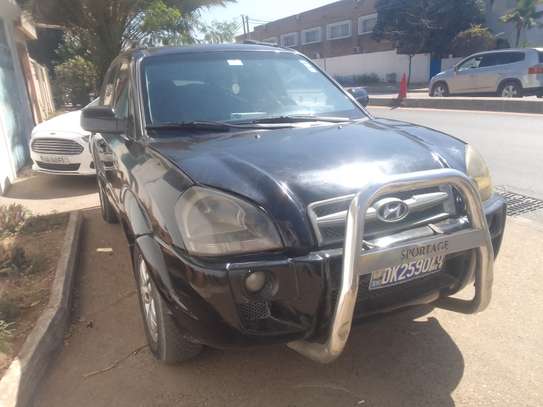 Hyundai tucson image 2